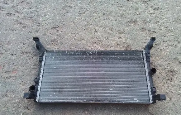 Renault Laguna III Coolant radiator 214100006R
