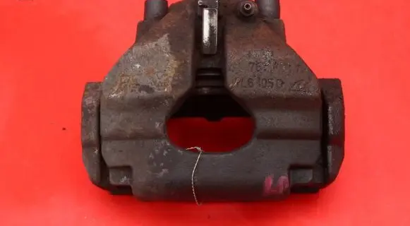 Volkswagen Touareg I Front brake caliper 7L6105D