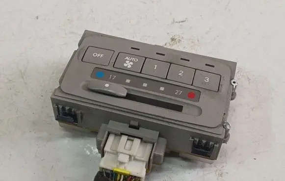 Mitsubishi Grandis Climate control unit 