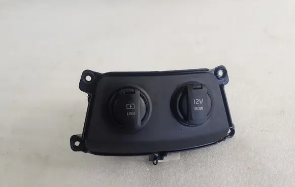 KIA Sportage USB socket connector M32101052556