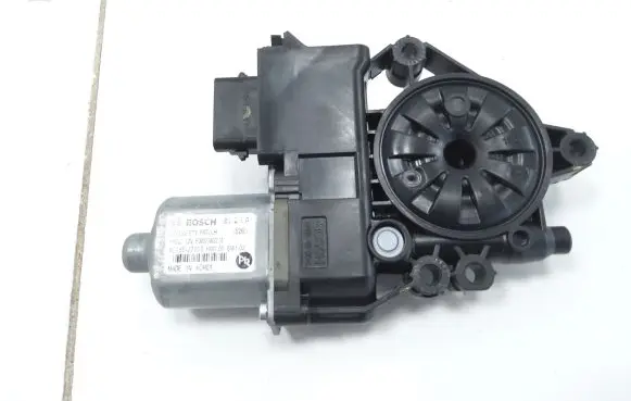 KIA Ceed Front door window regulator motor 82450J7010