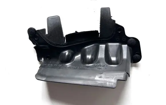 Ford Escape III Intercooler air guide/duct channel GV4Z8310A GV4B8A261AA
