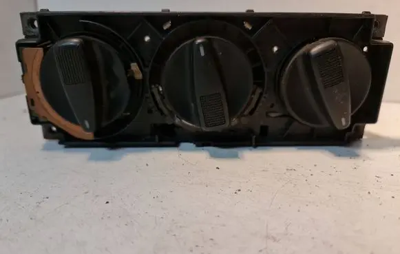 Volkswagen Golf III Climate control unit 1H0819045C 1H0820045C