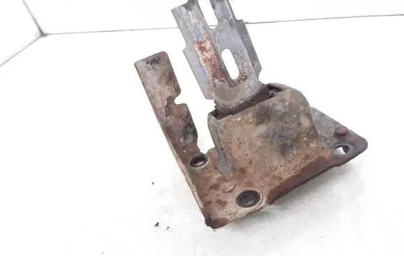 Citroen C3 Gearbox mount 9650585180