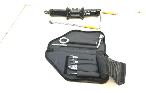 Lexus IS 200-300 Lift Jack K4407