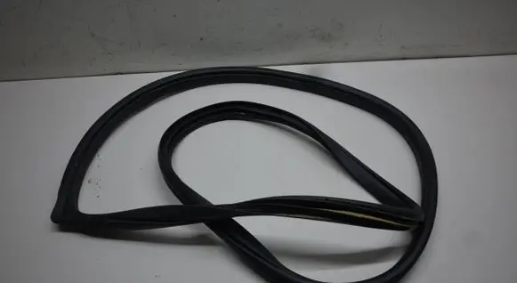 KIA Stonic Rear door rubber seal (on body) 