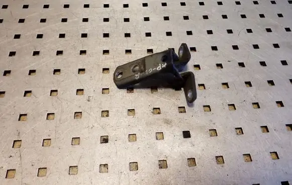Mitsubishi Outlander Rear door lower hinge