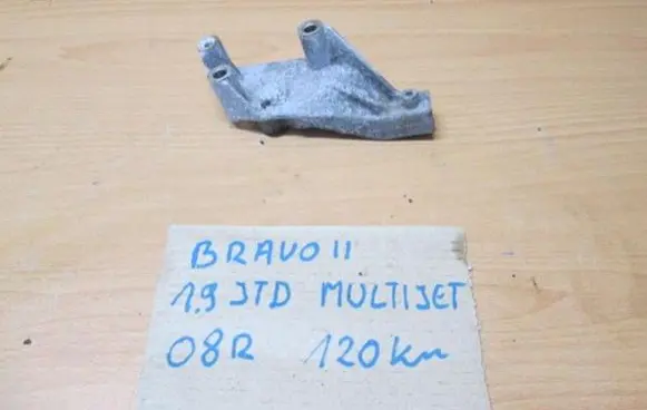 Fiat Bravo Engine mounting bracket