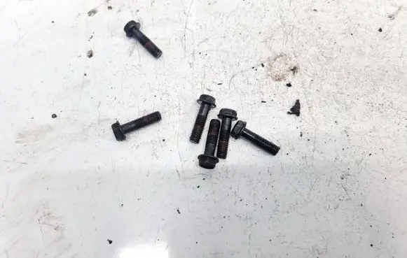 Volkswagen Polo IV 9N3 Nuts/bolts 