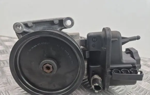 Mercedes-Benz C W204 Power steering pump 0064662601 LH2115670