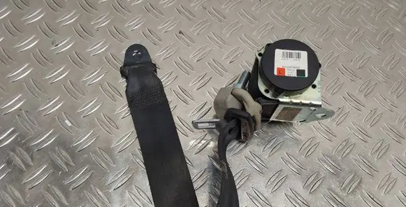 Toyota Verso Third row seat belt 735700F021 610297900E