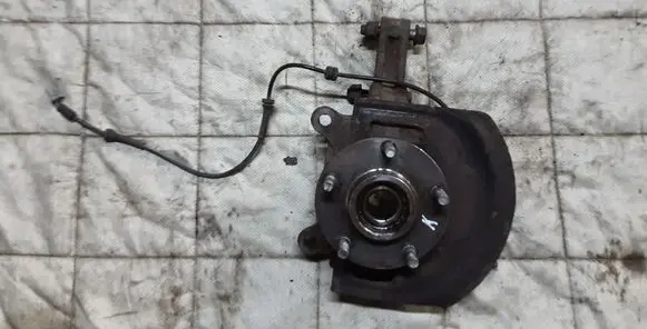 Nissan Qashqai Front wheel hub spindle knuckle
