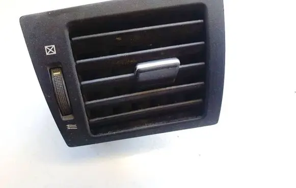 Toyota Avensis T270 Dashboard side air vent grill/cover trim 5565005140 55650-05140