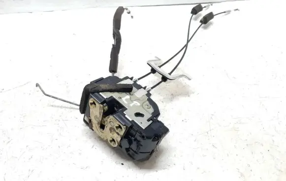 Nissan Murano Z50 Front door lock 