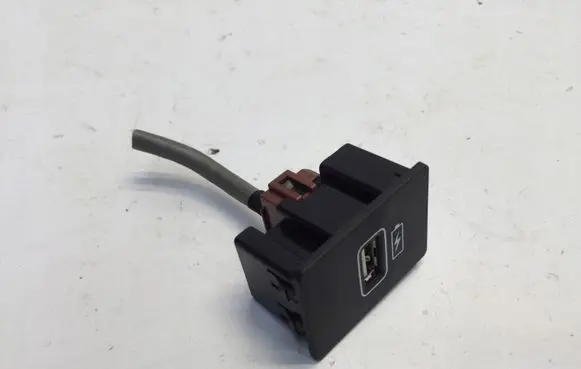 Honda Jazz IV GR Crosstar USB socket connector NF12MR
