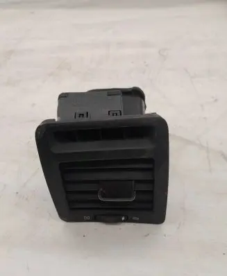 Toyota Corolla Verso E121 Dash center air vent grill 5566013020