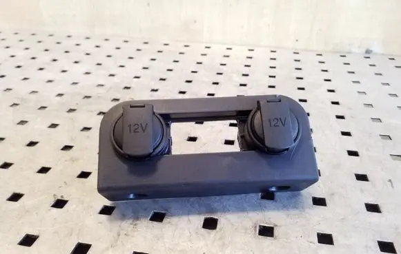 KIA Rio 12 V Socket (front) 847621W051