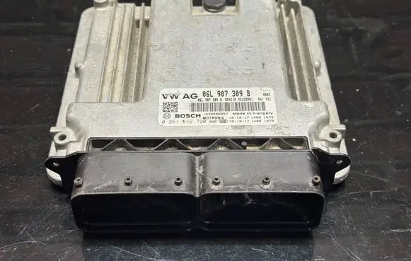 Audi A3 S3 8V Engine control unit/module 06L907309B 0261S12720