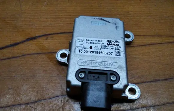 KIA Sportage ESP acceleration yaw rate sensor 956901F300 BG68103400