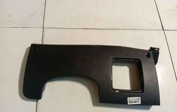 KIA Sportage Steering wheel column trim