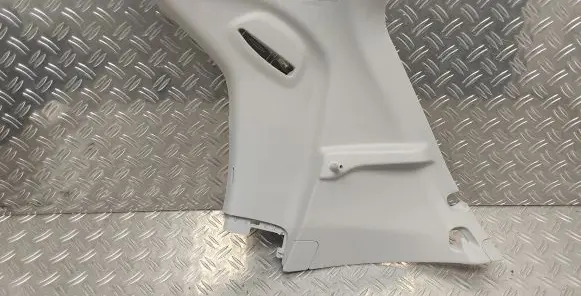 Toyota Aygo AB40 (D)pillar trim (top) 624710H180 624710H170