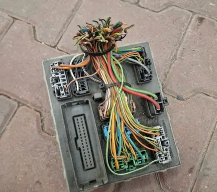 Ford Focus Fuse box set 98ag14a073ch 518761002