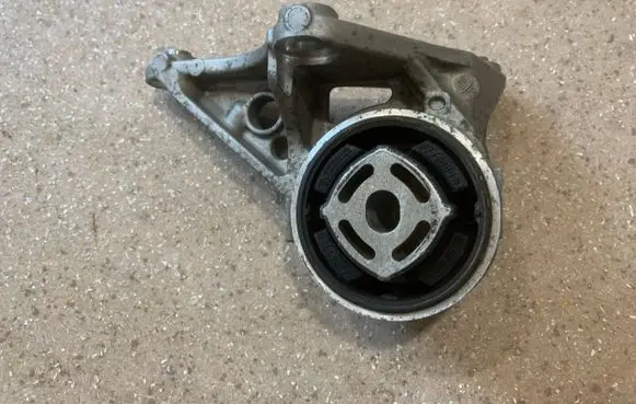 Porsche Taycan 9J1 Engine mount bracket 9J1226A 9J1399459B