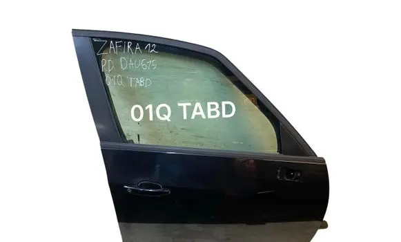 Opel Zafira C Front door