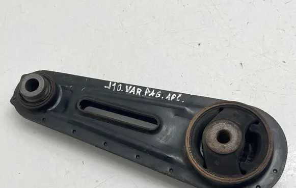 Nissan Qashqai Engine mount bracket AV95113
