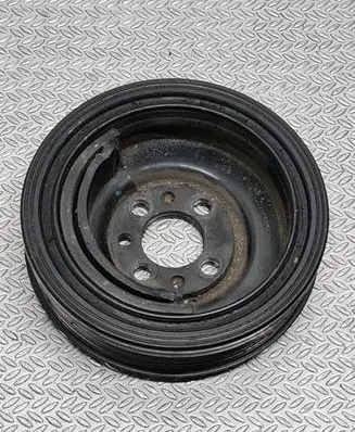 Volkswagen Polo IV 9N3 Crankshaft pulley 045105243D
