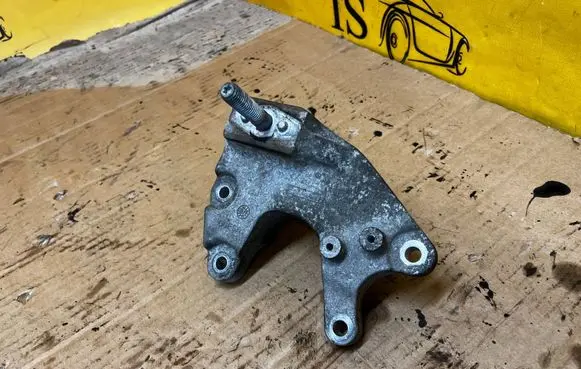 Ford Fusion II Gearbox mount DG937M125AD