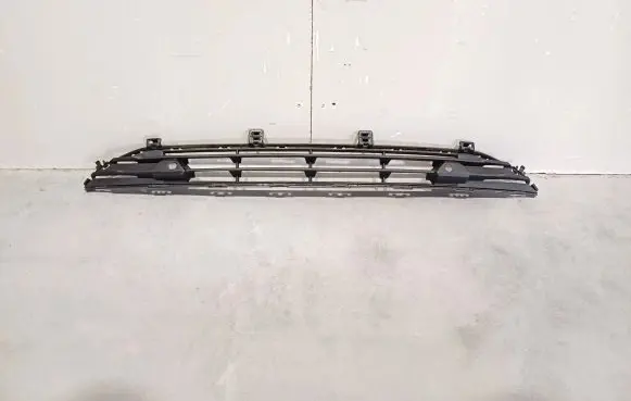 Volvo S90, V90 Front bumper lower grill 31449143