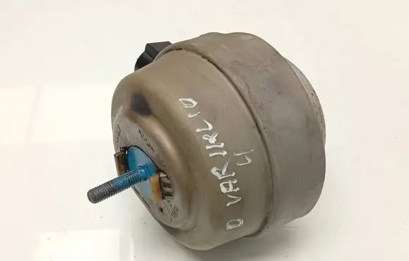 Engine mount bracket