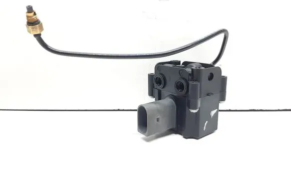 BMW X5 E70 Air suspension valve block 