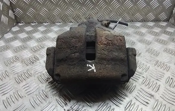 Volkswagen PASSAT B6 Front brake caliper
