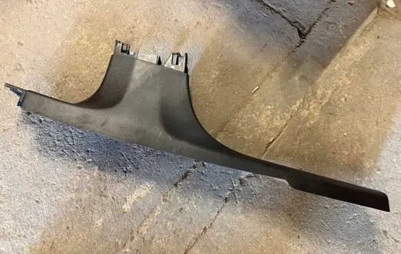 Opel Corsa F (B) pillar trim (bottom) 39196905