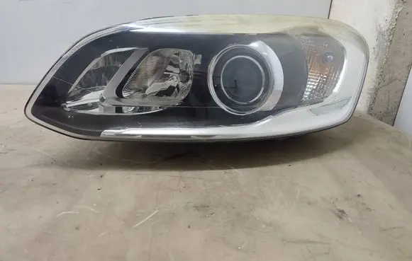 Volvo XC60 Headlight/headlamp 31395898 89907803