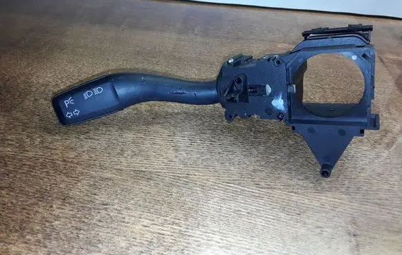 Audi A4 S4 B6 8E 8H Indicator stalk 8E0953513A