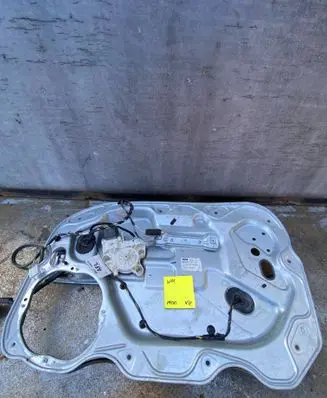 Ford Focus Front door window regulator with motor 