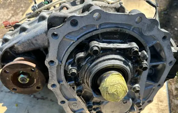 Gearbox transfer box case