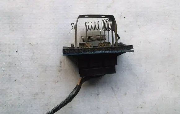 Chrysler Neon II Heater blower motor/fan resistor 5264802AA