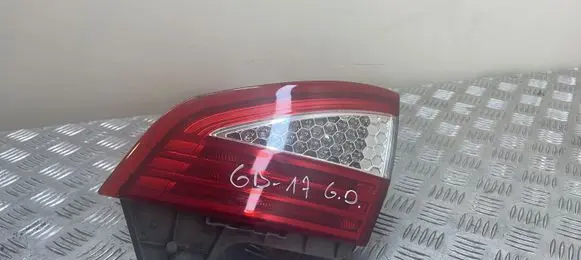 Ford Mondeo Mk III Tailgate rear/tail lights