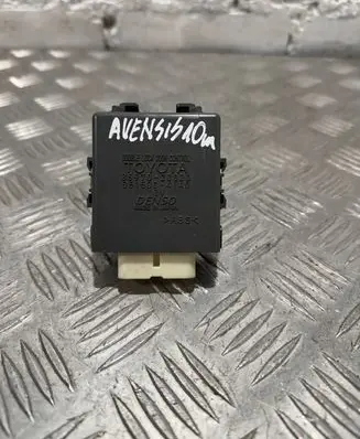 Toyota Avensis T270 Door control unit/module 8597020020