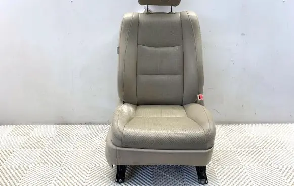 Toyota Land Cruiser (FJ75) Front passenger seat 