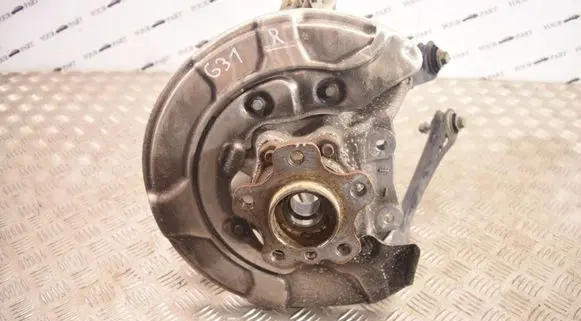BMW 5 G30 G31 Rear wheel hub 6866338