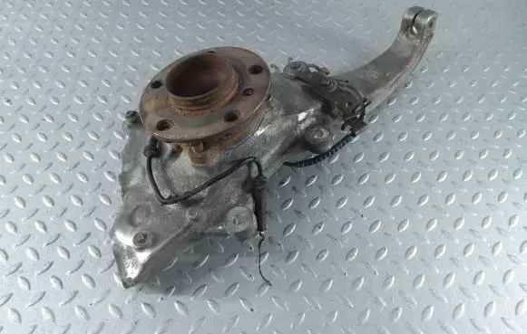 BMW 5 F10 F11 Front wheel hub 6775769 6850158 31216775769