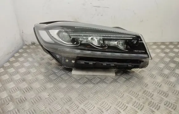 KIA Sorento Headlight/headlamp C592122210 C592122220