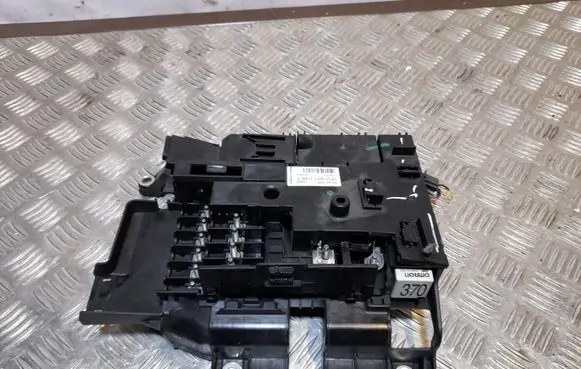 Volkswagen Touareg II Fuse module 7P0937548F