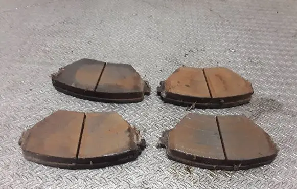 Toyota RAV 4 (XA20) Brake pads (front) 