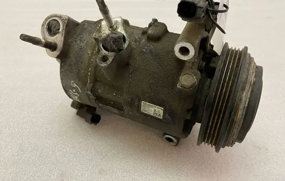Ford Mustang VI Air conditioning (A/C) compressor (pump) FR3B19D629AA